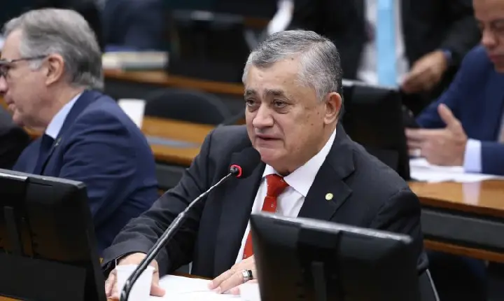 Projeto define como prática abusiva a cobrança de qualquer taxa sobre o Pix