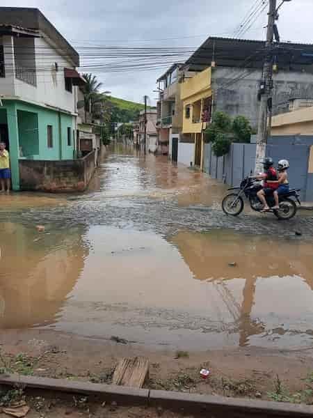 Rio Pomba continua subindo em Pádua e Cambuci.
