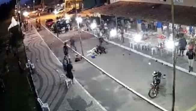Sete pessoas são baleadas e um homem é morto na praia de Santa Clara.