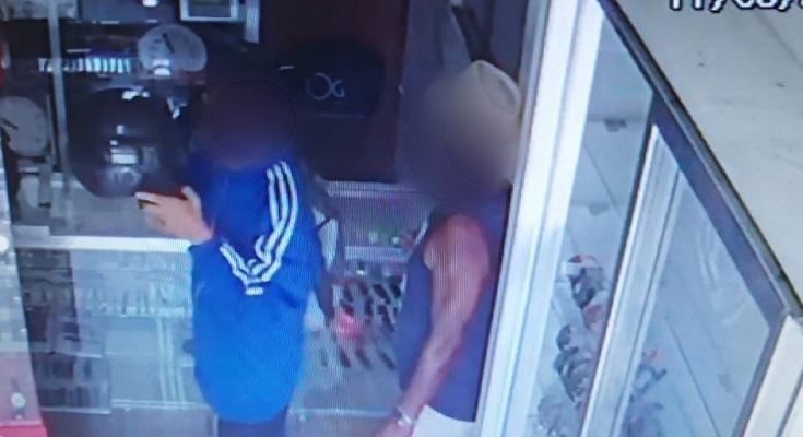 Bandidos armados roubam R$ 60 mil de relojoaria em Pádua.
