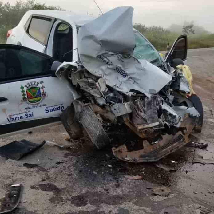 Acidente com veículo da Prefeitura de Varre-Sai deixa duas servidores mortas e um ferido.