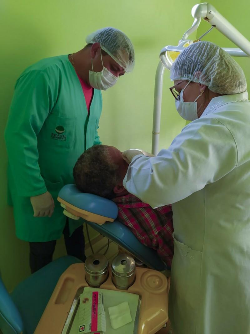 São José de Ubá : Inauguração do consultório odontológico na Vila da Ponte Preta.