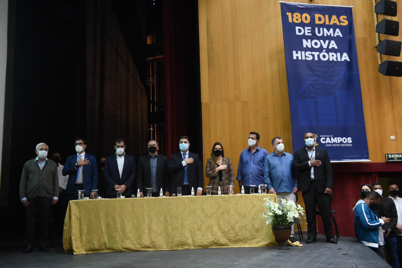 CAMPOS: Prefeito Wladimir Garotinho anuncia antecipação de 50% do 13º para outubro