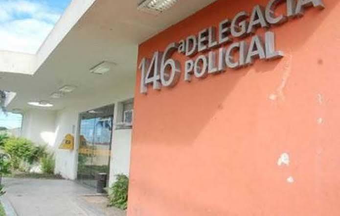 CAMPOS:  Professor é preso por suspeita de praticar pedofilia contra adolescentes .