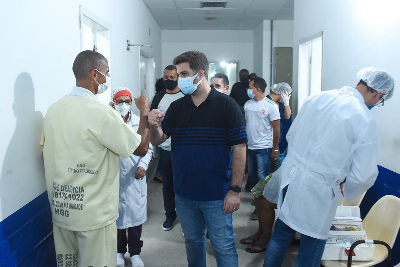 Prefeito Wladimir Garotinho faz visita surpresa ao Hospital Geral de Guarus