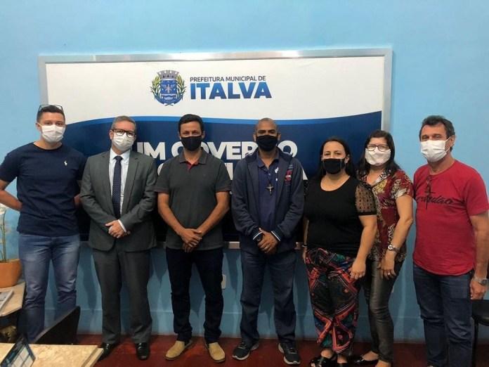 Prefeito de Italva Léo Pelanca se pronuncia sobre filiação sindical de servidores