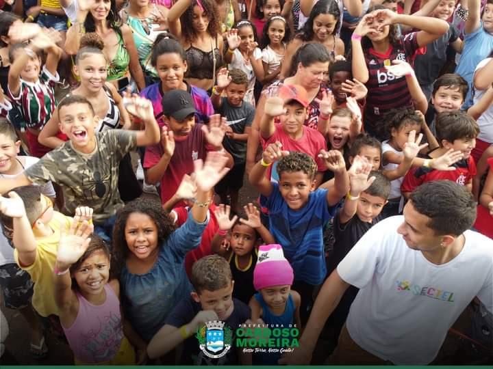 Festa das crianças atrai multidão em Cardoso Moreira