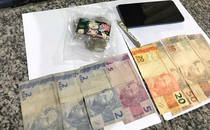 Italva: Jovem é flagrado com maconha ao desembarcar na rodoviária