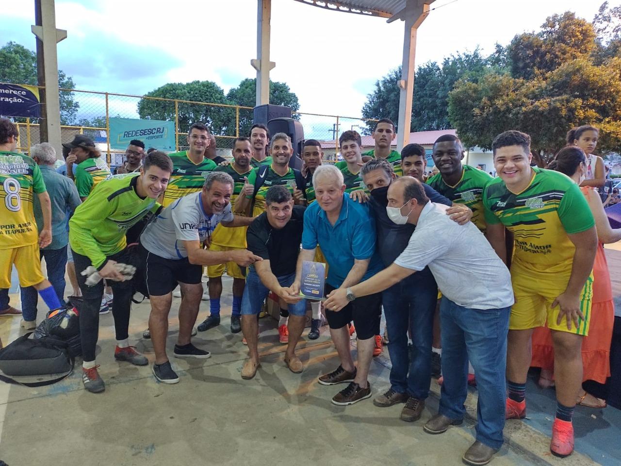 Poliesportivo é palco de festa do Dia do Servidor em Itaperuna