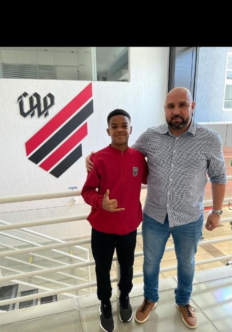 Jovem atleta de Cardoso Moreira se apresentou no CT do Athletico Paranaense