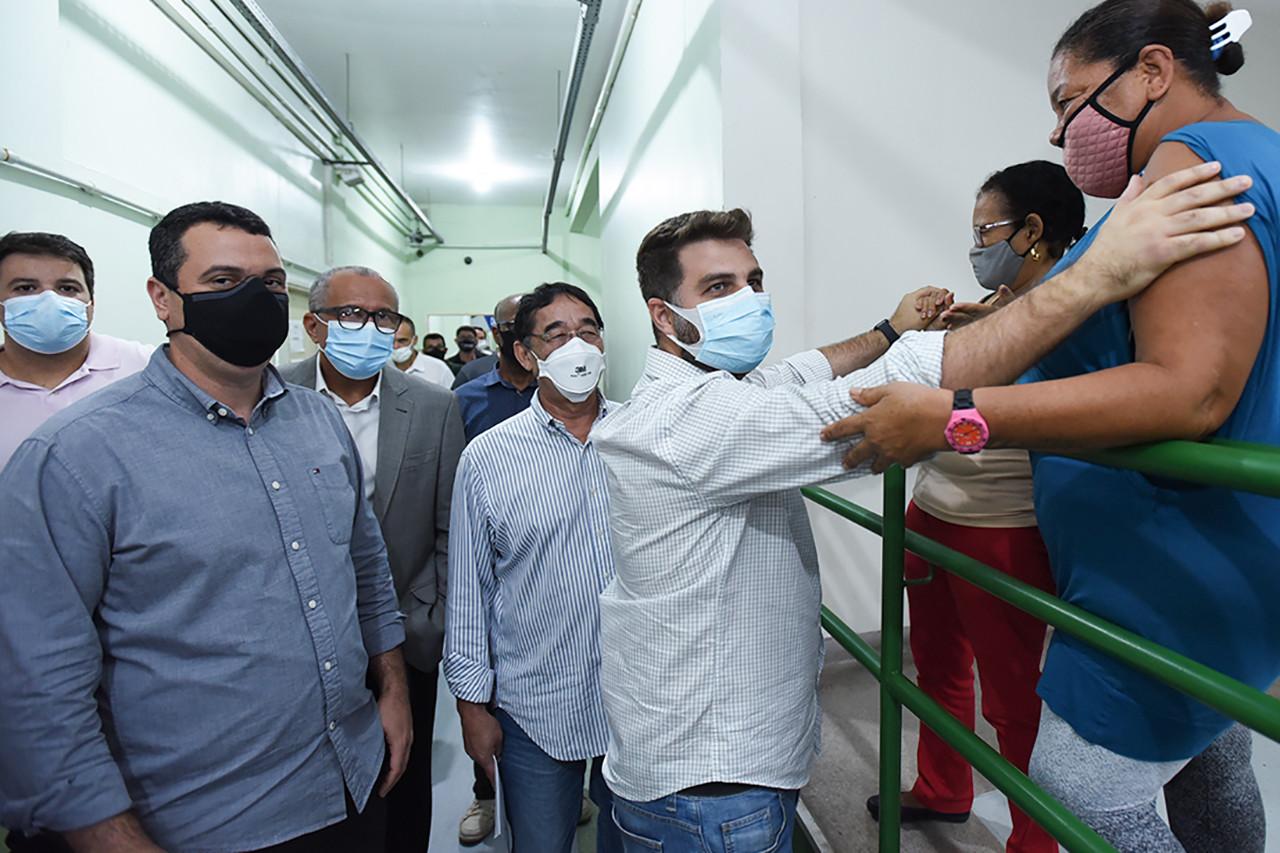 Campos: Wladimir reinaugura centro cirúrgico parado há 4 anos e anuncia governador no HGG