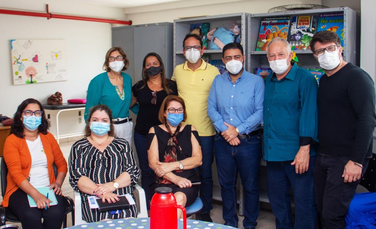 Prefeito e secretário de Educação de Itaperuna recepcionam defensor público