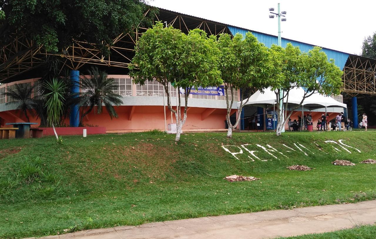 SECRETARIA DE SAÚDE DE ITAPERUNA INFORMA NOVO HORÁRIO DE VACINAÇÃO CONTRA COVID-19