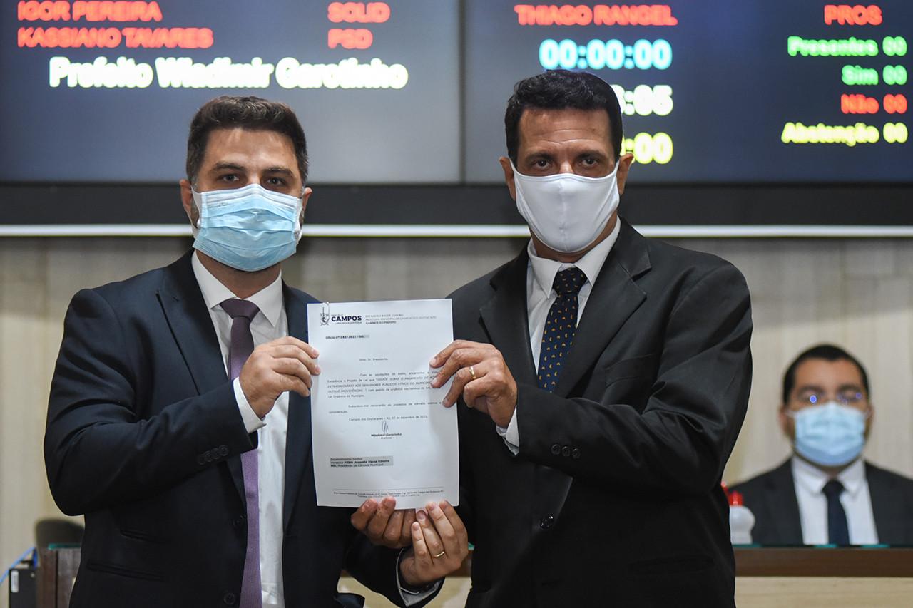 Campos: Prefeito Wladimir anuncia bônus de R$ 2 mil para servidores da ativa