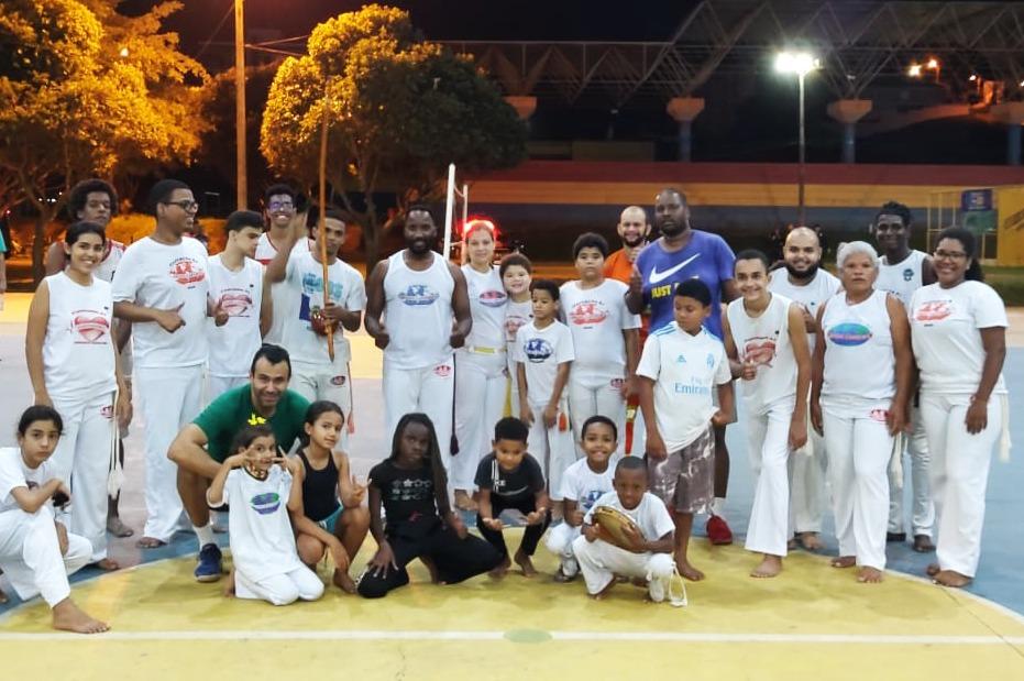 Aulas de capoeira, batizado e troca de cordas em Itaperuna 