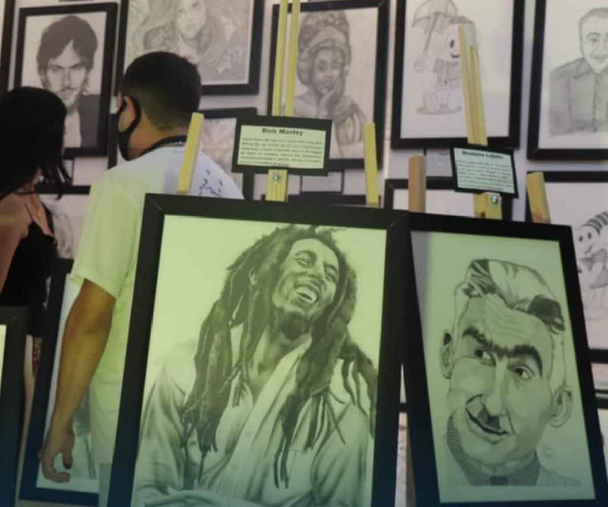 Exposição de desenhos artísticos é sucesso em Italva