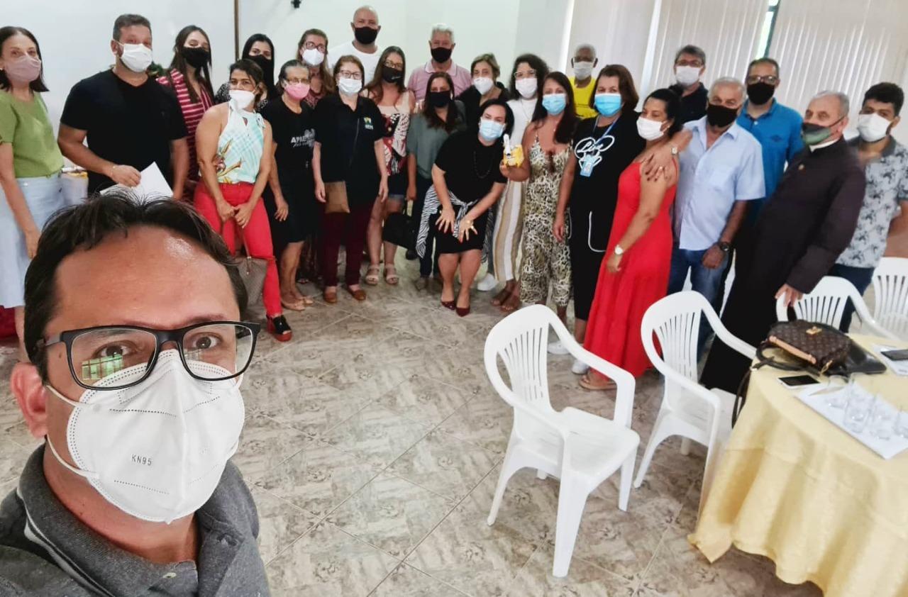 Secretário de Educação de Itaperuna se reúne com representantes de instituições conveniadas