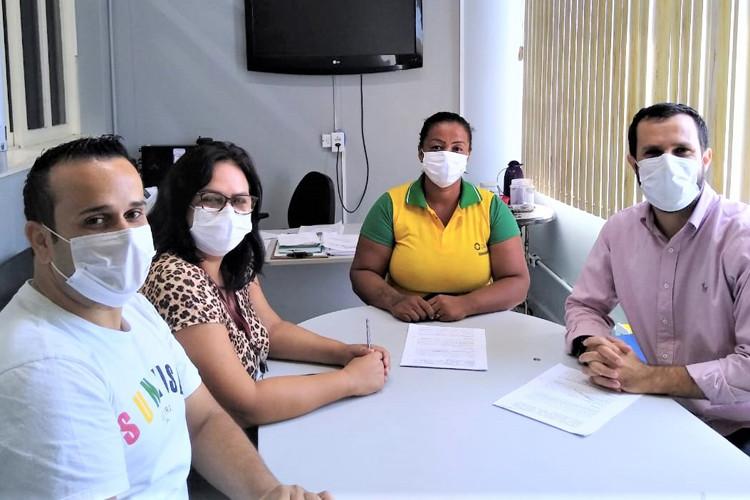 Campos: HFM assina termo de doação e ajuda cooperativa de catadores de material reciclável