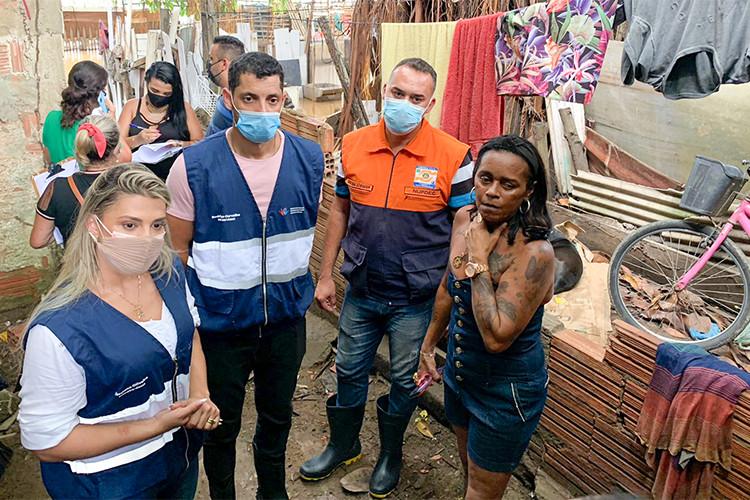 Campos: Prefeitura atende famílias atingidas pela cheia do Rio Paraíba