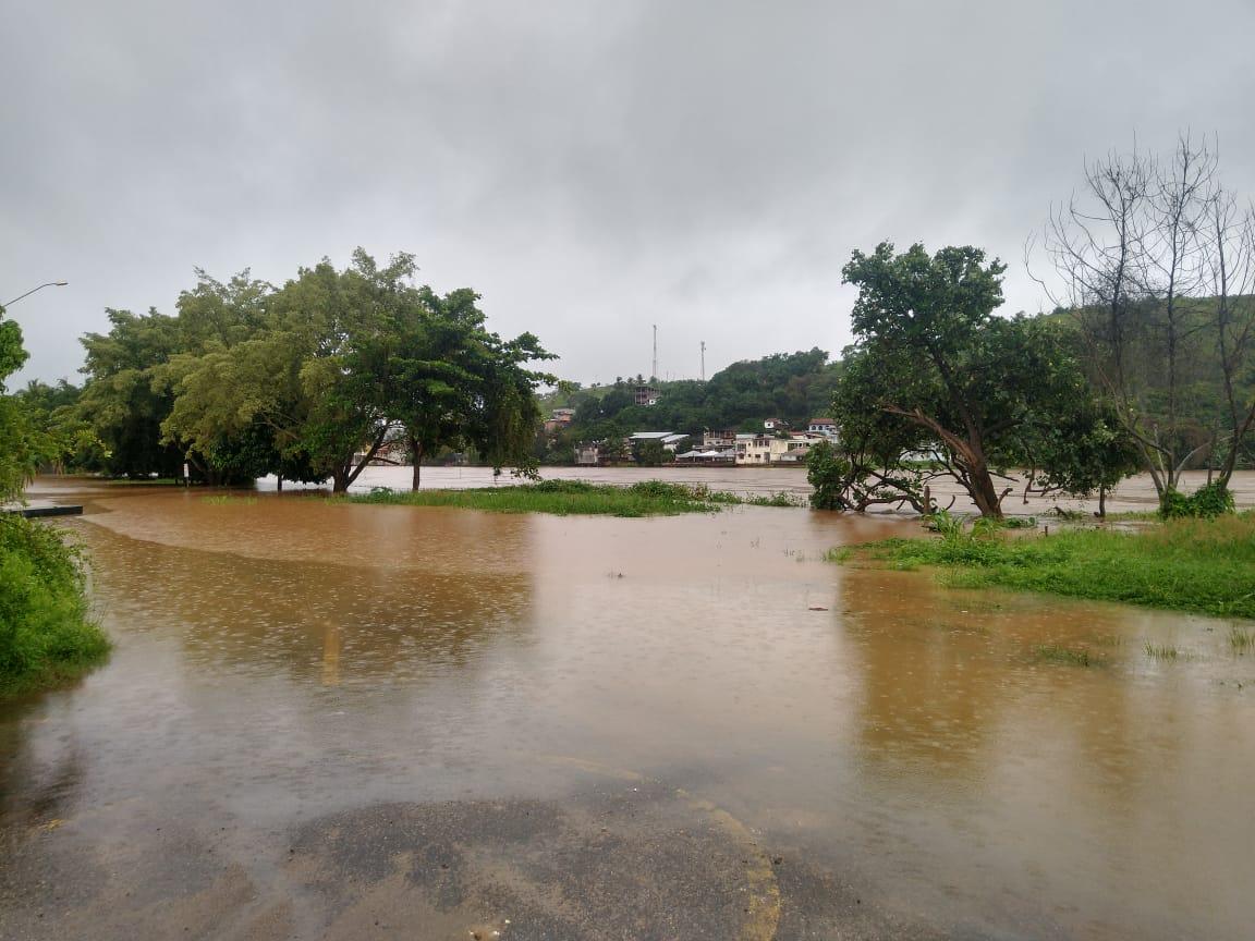 RIO MURIAÉ TRANSBORDA EM ITALVA