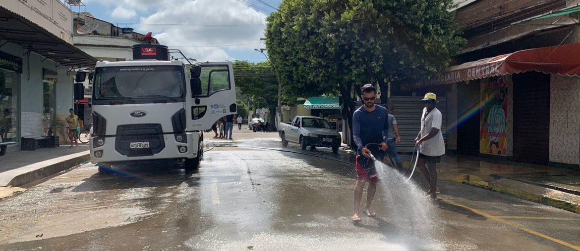 PREFEITURA DE CARDOSO MOREIRA INICIA LIMPEZA APÓS NÍVEL DO RIO MURIAÉ BAIXAR