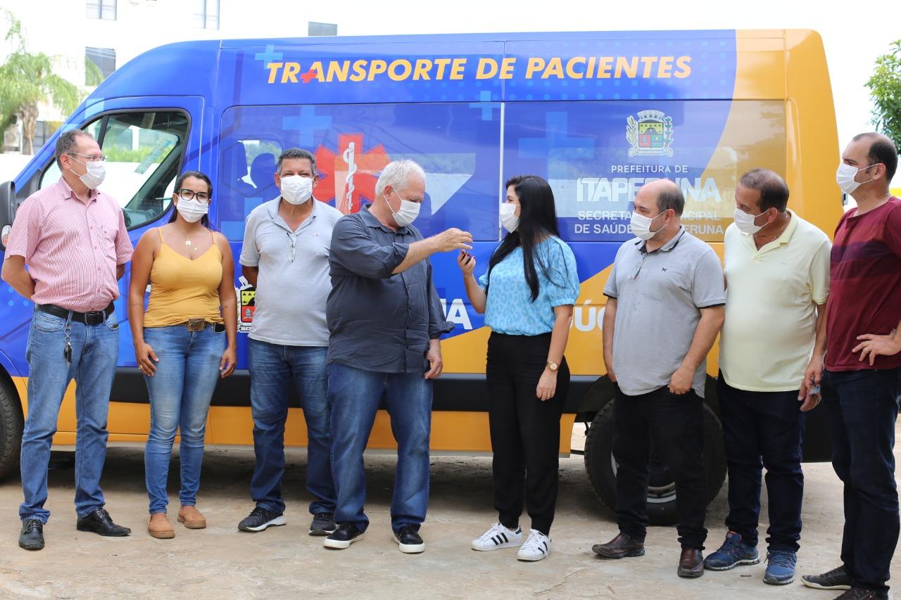 Prefeitura de Itaperuna conquista veículo novo para a Secretaria de Saúde