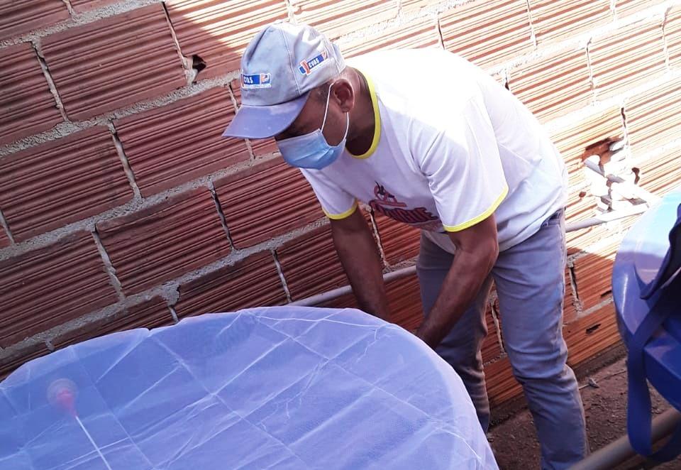 Prefeitura de Itaperuna realiza cobertura de caixas d´água em bairros e distritos 