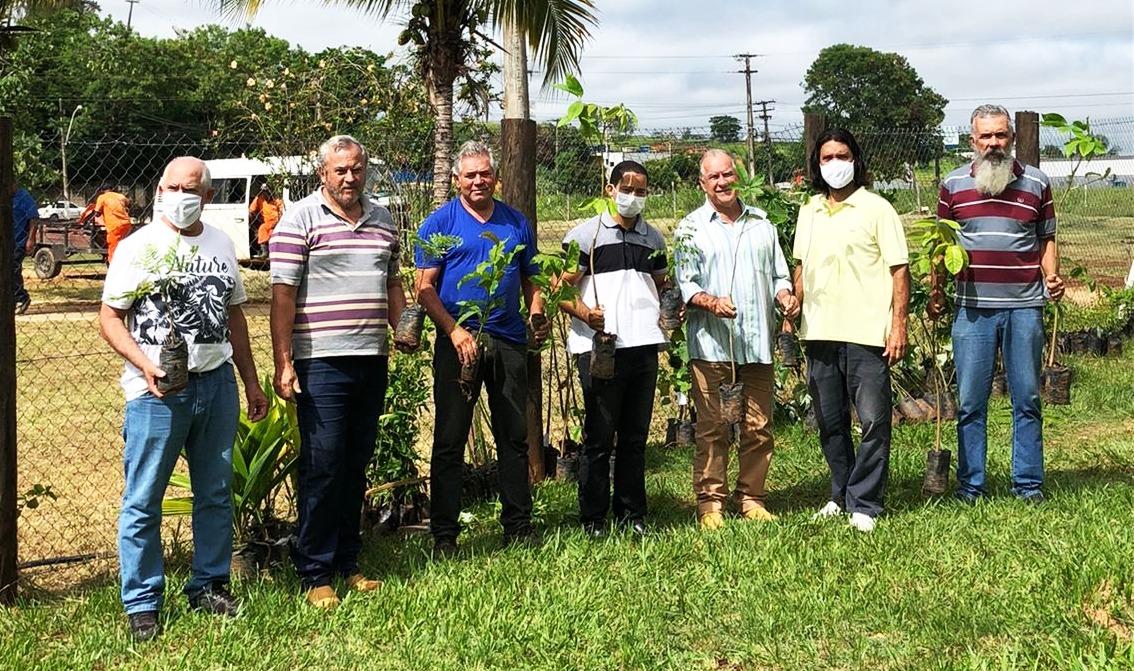 Secretaria do Ambiente de Itaperuna recebe doação de 4 mil mudas de vegetais