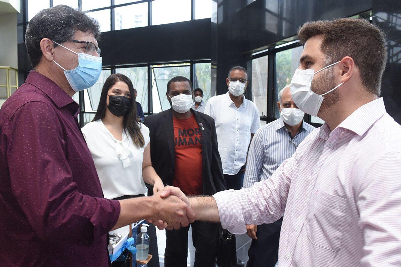 Campos: Profissionais da Educação receberão 1/3 de férias no dia 23