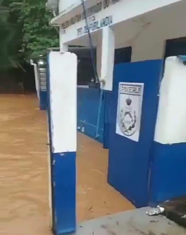 Porciúncula: Enxurrada castiga o distrito de Purilândia