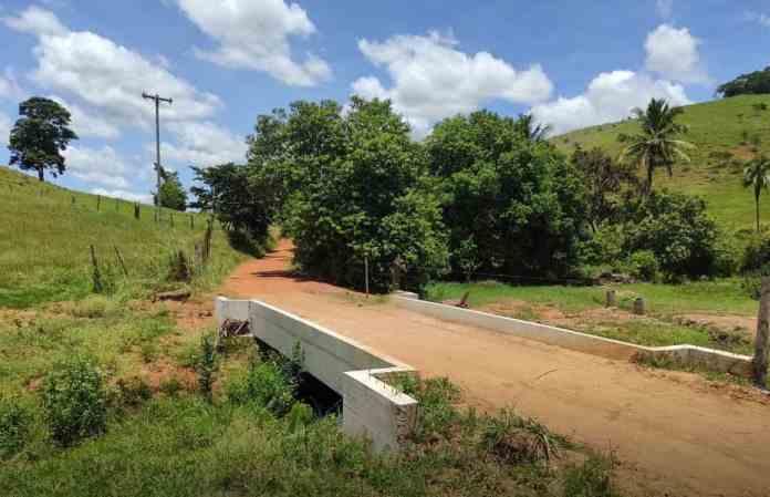 Prefeitura municipal de Cardoso Moreira constrói quatro pontes de concreto na zona rural