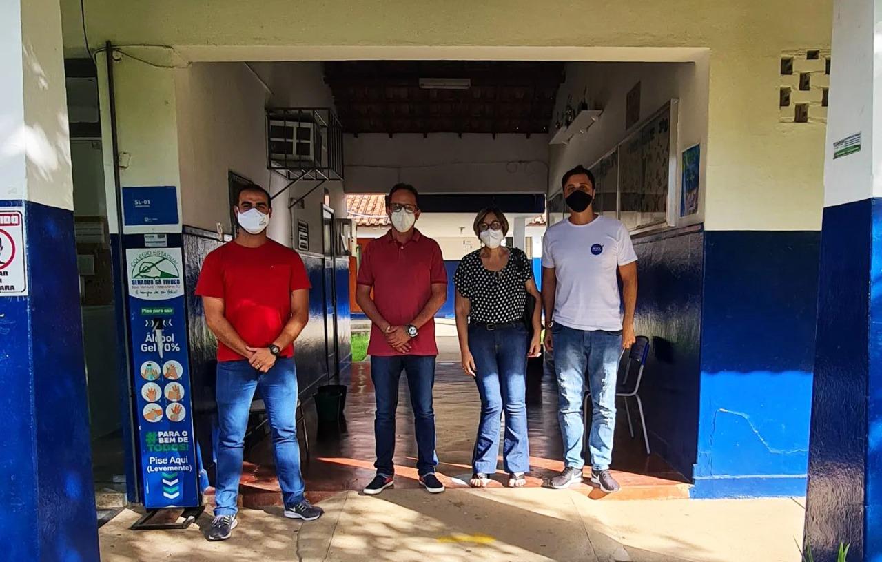 Secretário de Educação de Itaperuna visita escola em Boa Ventura