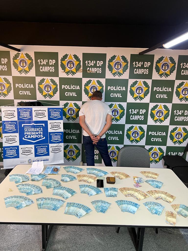 Campos: Falso pastor é preso com mais de R$ 19 mil por estelionato