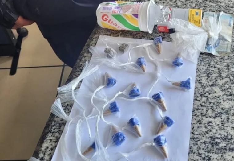 Italva: “Vapor” do tráfico é preso com drogas