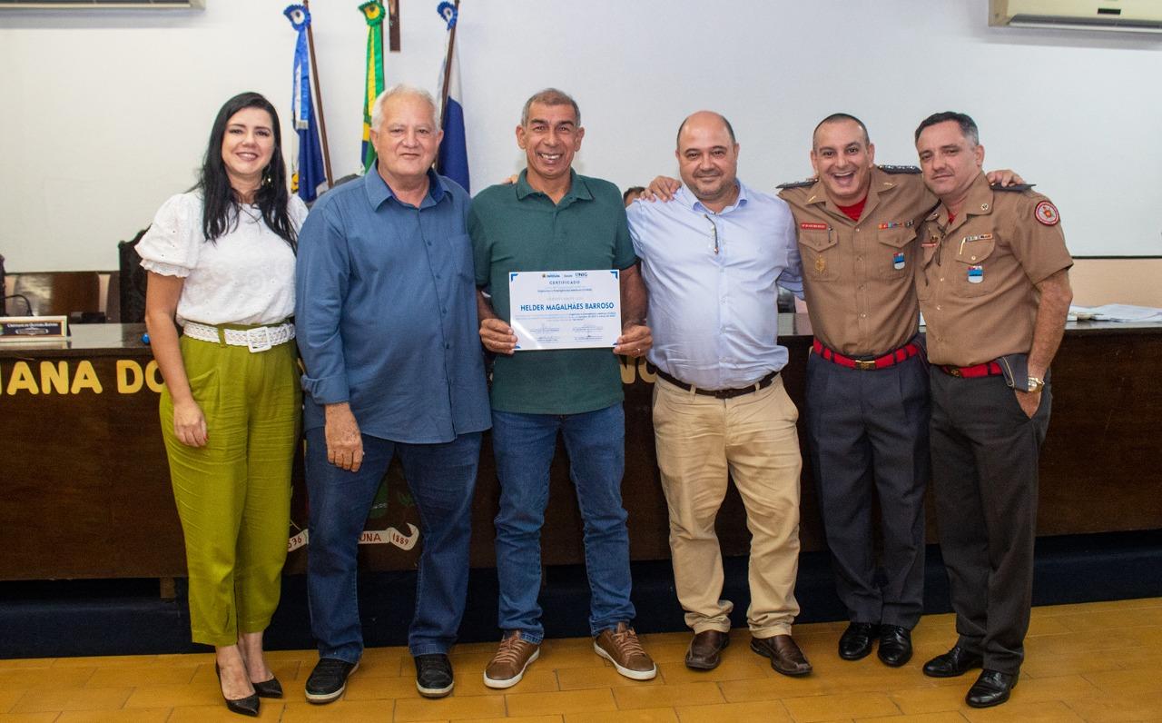 Prefeito de Itaperuna participa da formatura do curso de Urgências e Emergências Médicas