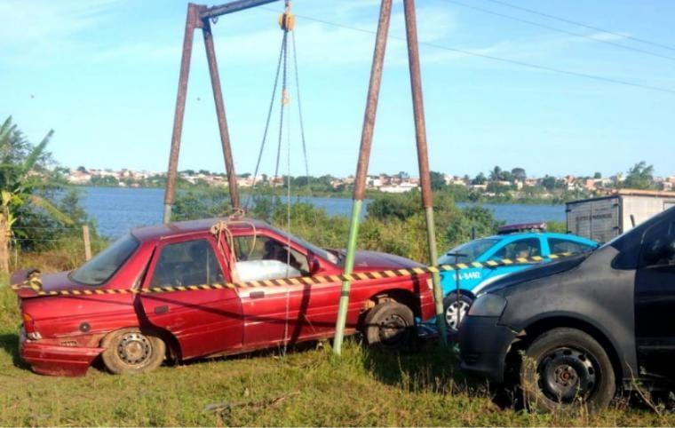 Campos: Carro despenca de macaco hidráulico e mata mecânico