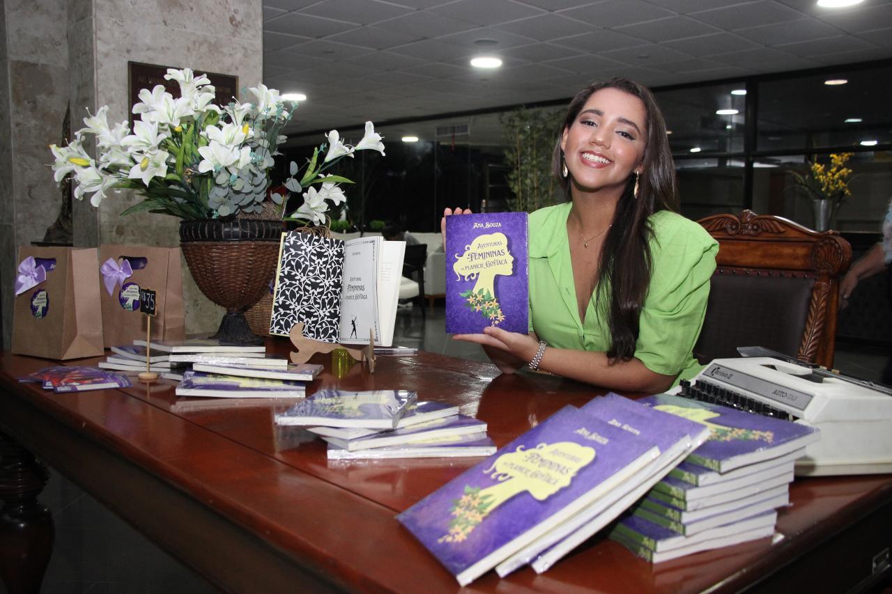 Campos: Escritora Ana Souza lança livro neste sábado (02) no Museu Histórico
