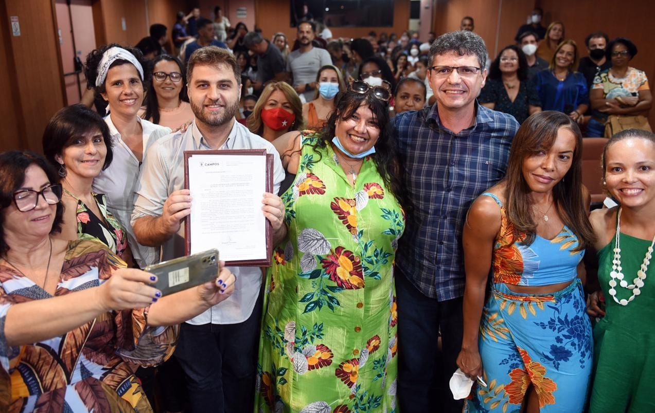 Campos: Lei de Equiparação Salarial dos Professores ao Piso Nacional é sancionada