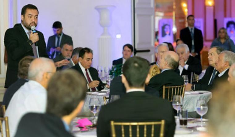Governador Cláudio Castro participa das homenagens aos 60 anos da Associação Brasileira de Emissoras de Rádio e Televisão