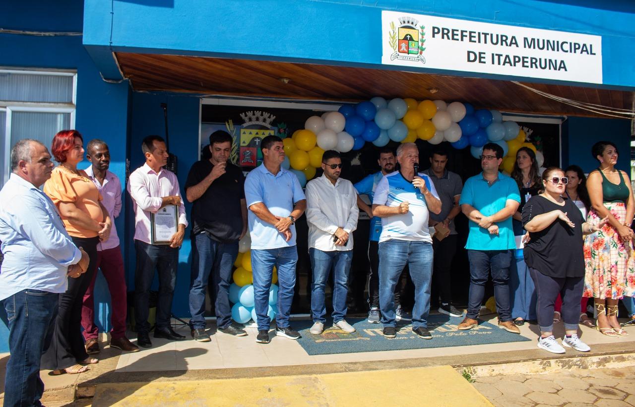 Prefeito de Itaperuna participa da inauguração da Central de Libras
