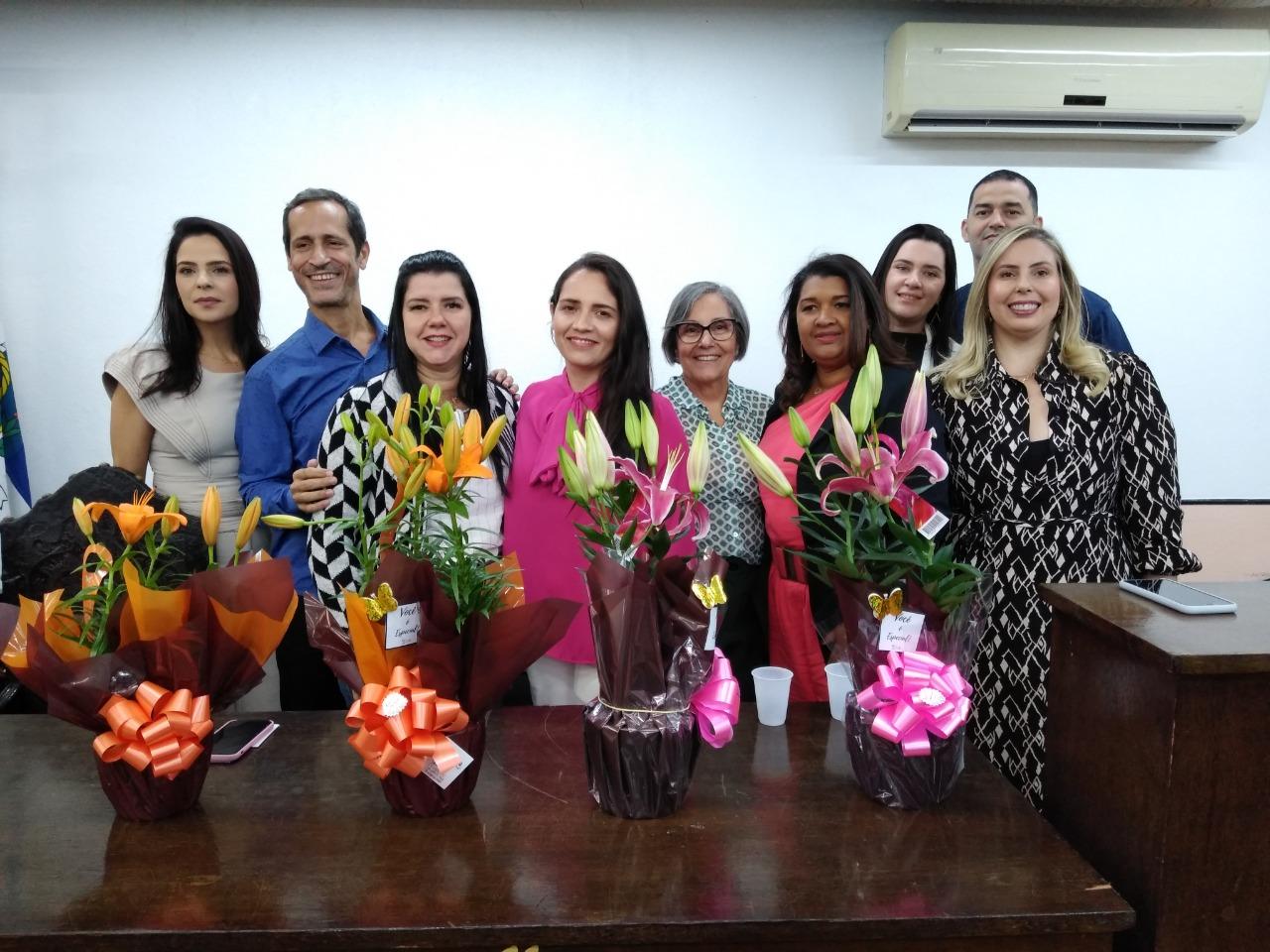Profissionais de Itaperuna e região são homenageados com o prêmio Heróis da Enfermagem