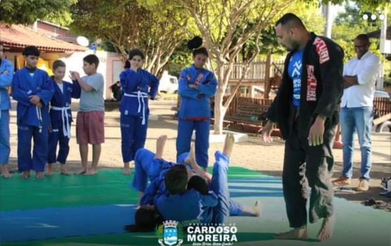 Projeto de sucesso oferece esporte gratuito em Cardoso Moreira