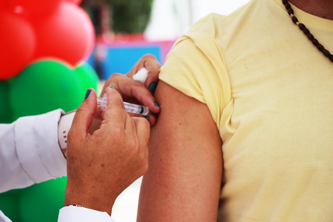 SECRETARIA DE SAÚDE DE ITAPERUNA COMEÇA A APLICAR A 2ª DOSE DE REFORÇO CONTRA COVID-19