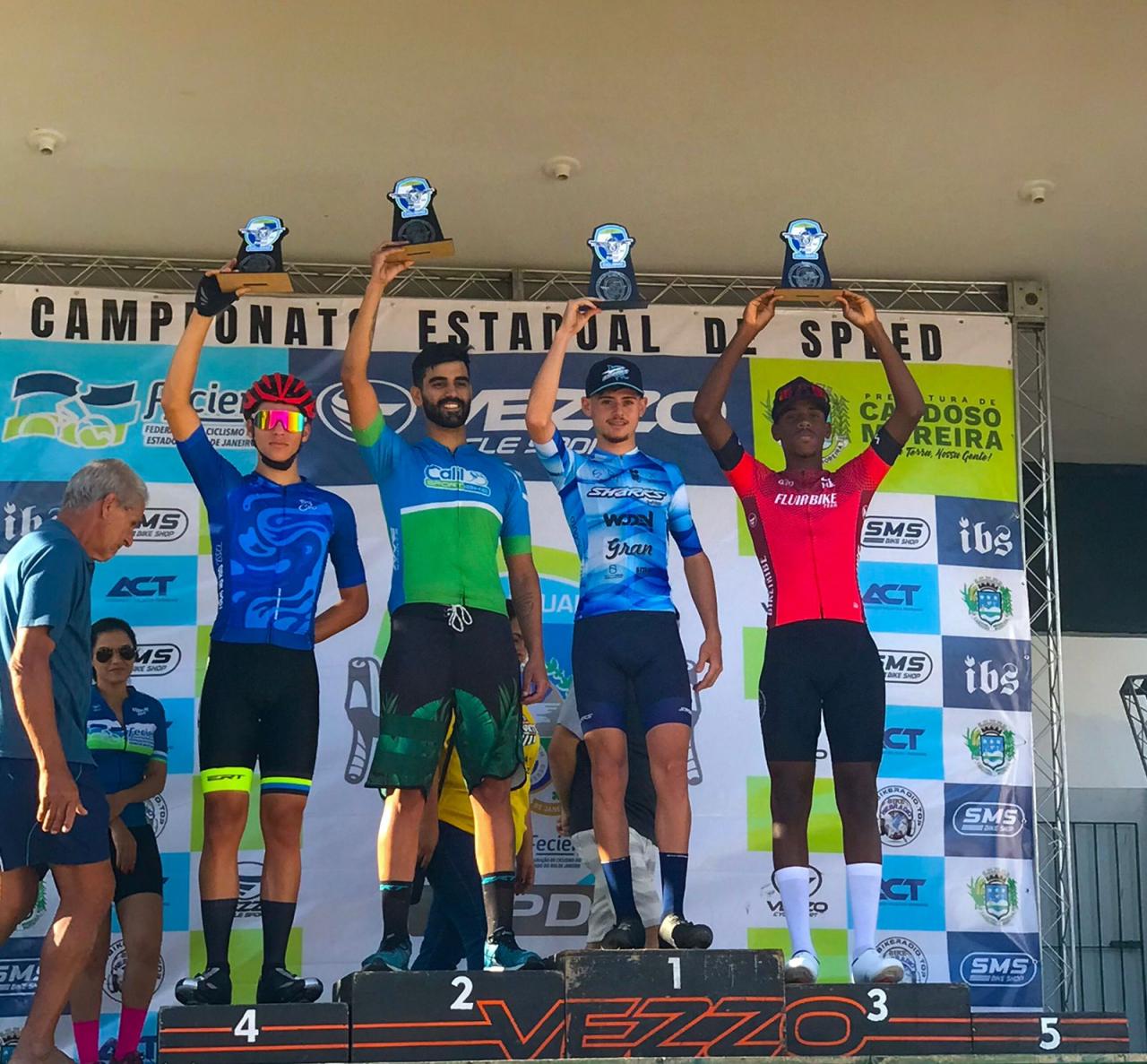Ciclista do Bolsa Atleta Quissamã fica em quarto lugar no Campeonato Estadual de Circuito 2022 em Cardoso Moreira