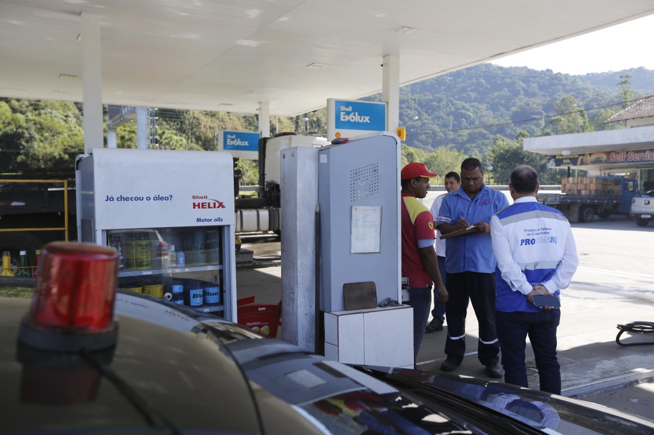 Fiscalização do Governo do Rio constata impacto da redução do ICMS no preço dos combustíveis