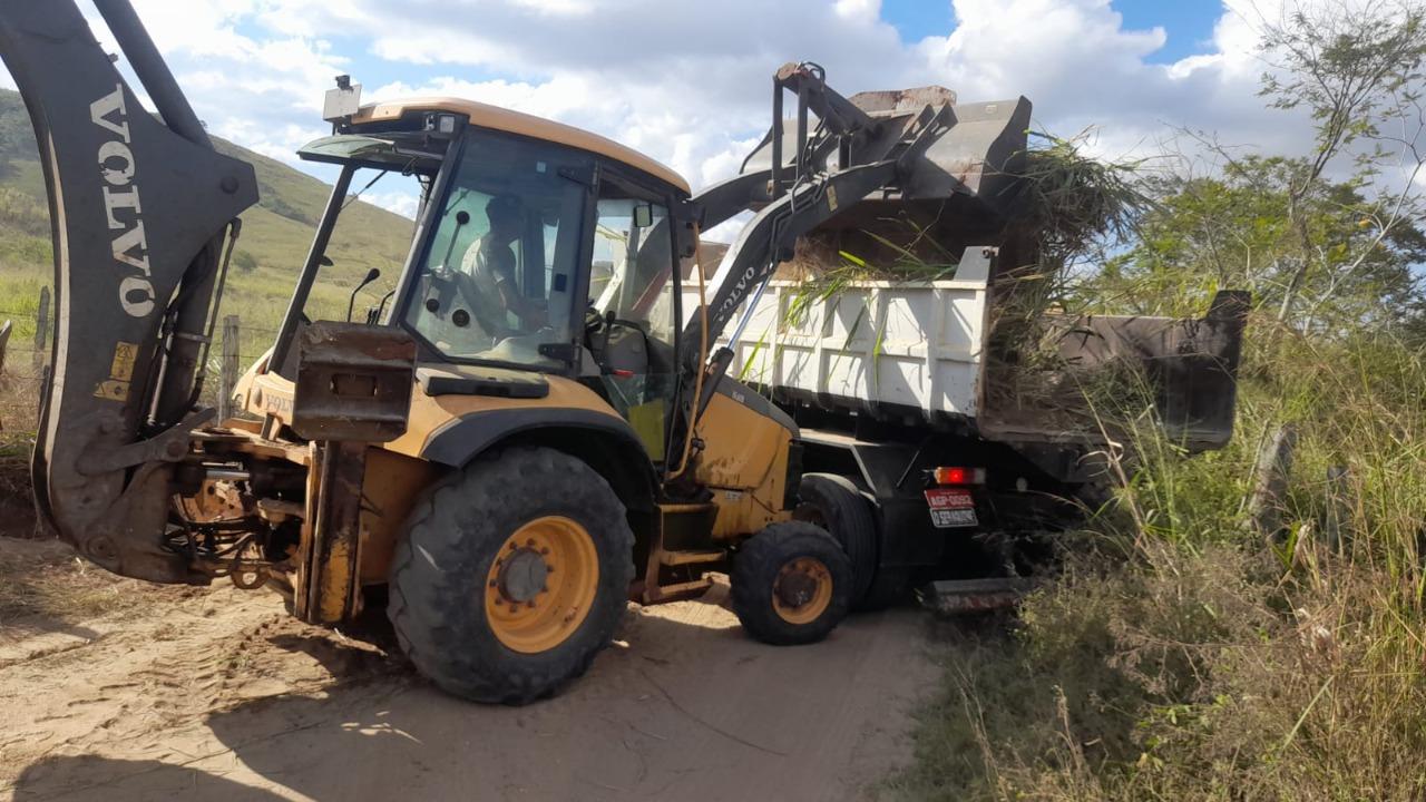 Secretaria de Agricultura de Itaperuna envia equipes de trabalho para a Aguinha   