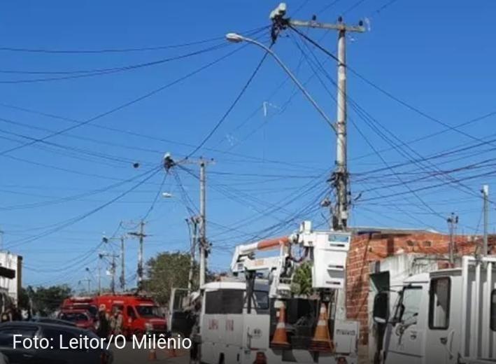 Campos - Mulher fica gravemente ferida ao receber descarga elétrica após fio estourar