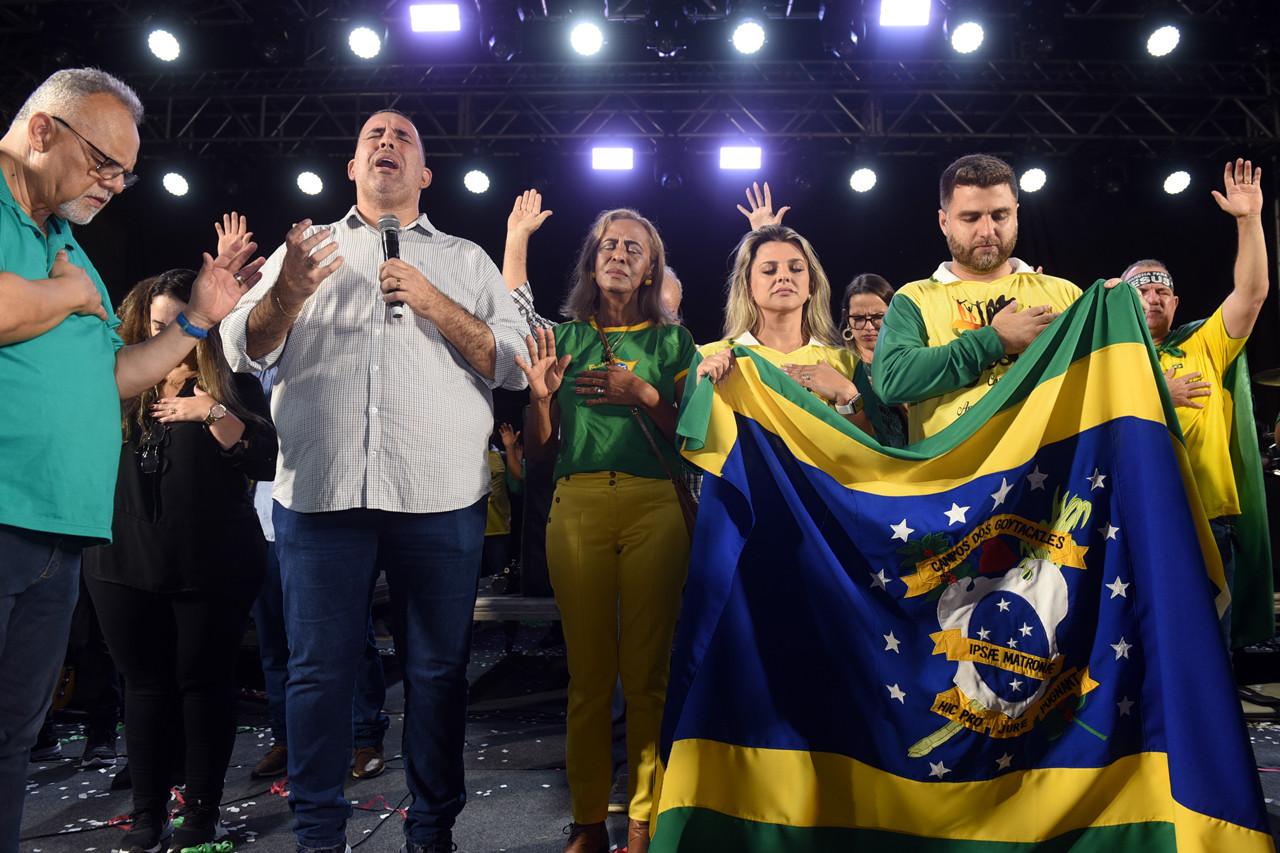 Prefeito Wladimir e primeira-dama participam da 16ª edição da Marcha para Jesus