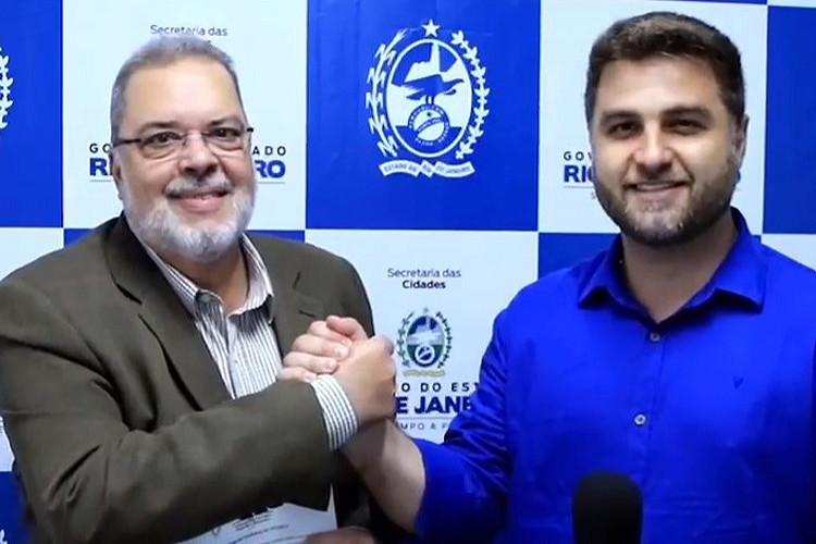 Prefeito Wladimir assina com Estado Bairro Legal do Novo Jóquei