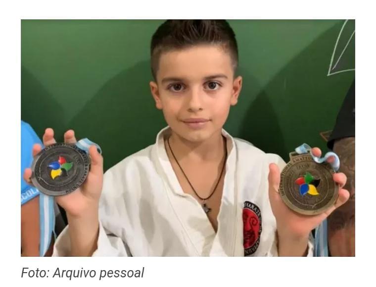Com apenas 8 anos, atleta de Itaperuna é campeão mundial de Karatê